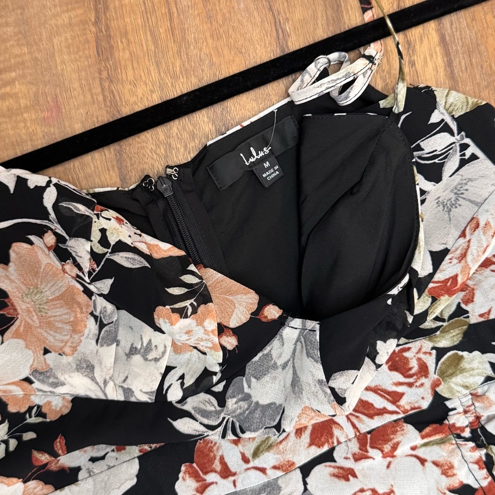 Lulus Outstanding Style Black Floral Ruched Drawstring
Mini Dress Size M - Picture 6 of 9
